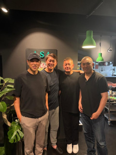カープ朝山東洋サムギョプサル店に黒田博樹＆新井監督＆菊地原コーチが来店！
