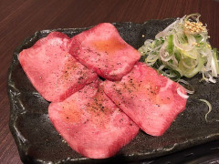 嫁に「肉食いてえなあ」って言って会社出てきて今帰ってきたところなんだが