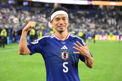 【W杯】森保監督、長友佑都を称賛「落ち着きをもたらしてくれた」　起用の意図は「バタバタするなと」