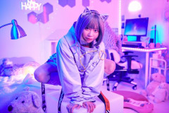 【動画】ゲームのNPCの動きを再現することで有名なあの女性、新作が公開される