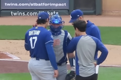 【悲報】大谷翔平、キャッチャーをマウンドに呼んでブチギレwwwwww