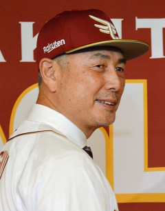 パ・リーグ最下位の楽天吉井理人新監督は、なぜ「火中の栗を拾った」のか？ 楽天・三木谷オーナーが提示した“異例の好待遇”とは（週刊文春）