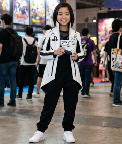 【画像】妹「PS5のコスプレしてみたｶｼｬｯ！」結果ｗｗｗｗｗｗ