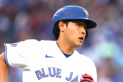 岡本和真 .245 19 53 OPS.805 (37本ペース)