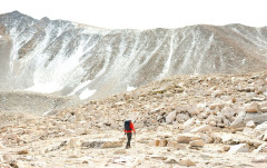 登山が趣味の人って６時間とか８時間かけて山登ってるのヤバくない？