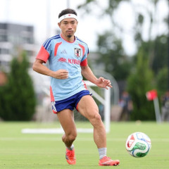長友佑都、報道陣に「飛行機とってる人はキャンセルして下さい。皆さんまだしばらく帰れないですよ」