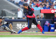 【悲報】岡本和真さん、本日4打数4三振
