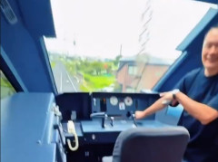 【動画】中国人と思われる家族？が乗務員室に入り、操縦機器を触る動画が拡散され批判殺到