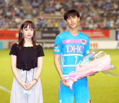 【画像あり】鎌田大地が20歳で結婚した嫁ｗｗｗｗｗｗｗｗｗｗｗｗｗｗｗｗｗｗｗｗｗ