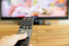 テレビ業界「全世代でテレビ離れが加速してる！？どうして！！？？」