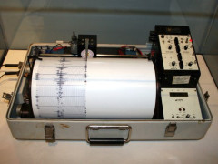 【悲報】東日本の群発地震ってやっぱり巨大地震の前兆じゃね？