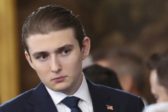 トランプの息子、天才だった。政府が大型契約を結ぶ直前に会社を買収♥