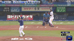 【ヤクルト対中日10回戦】ヤクルト・サンタナ、中日・金丸から第13号ソロホームラン！1点差に詰め寄る！！！！！！！！