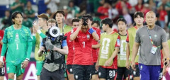 韓国人「韓国代表監督がW杯帰国で異例の『全行事キャンセル！』ファンとの対面を避け『逃げるように帰国』する理由」→「卵が怖いとの噂‥」