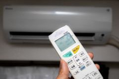 【動画あり】フランス人さん、すさまじい勢いで電気店に殺到し、エアコンと扇風機を奪い合う！！！