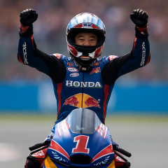 小椋藍、MotoGPオランダGPで歓喜の初勝利！ 日本人ライダーとして22年ぶり快挙   #速報 |  日本人ライダー　優勝回数