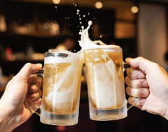 【闇深】ラーメン屋でノンアルコールビール飲んだ男、飲酒運転で逮捕されてしまう・・・