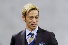 本田圭佑、W杯解説が世界にバレる「俺の爺ちゃんと観戦しているみたいだ」　英人気番組が注目