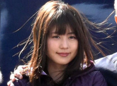 ⁉️スケスケ白Tシャツに白タンクトップでTV出演した有村架純に騒然「スタイリストの怠慢」 -2chまとめ-