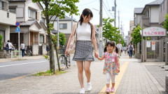 【どうなん？】シングルマザー(31)娘(12)娘(9)と結婚するという選択‥‥