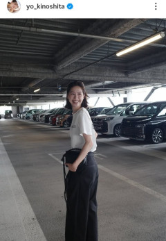 サッカー日本代表・佐野海舟との結婚公表で話題…　木下桜、白Tシャツの私服シンプルコーデで「激カワ」ショット