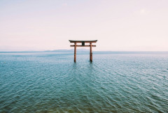 【悲報】滋賀県の観光地「湖」しかなかった・・・