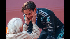 メルセデスのラッセル、F1オーストリアGPで久々の優勝を飾るも“笑いの神降臨”と話題に