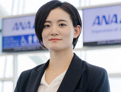 【悲報】ANA職員の客室乗務員、給料710万円wwwwwwwww
