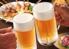 【悲報】酒「健康に悪いです、幸福度下げます、飲酒運転で他人も殺します」←これが許されてる理由