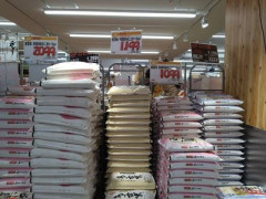 コメ、値下げしても売れ行き好転せず・・・　卸業者に焦り