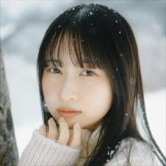 【朗報】花澤香菜さんに名前の似た声優、写真集を出す