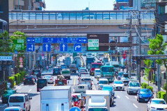 【悲報】東京在住さんの半数、車は「いらない」免許も持っていない・・・・・・・・・
