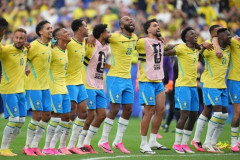 【動画】ブラジル代表選手「田中、泣くんじゃない。君たちには次がある」→ 「塩貝っておまえかああああ！！！」