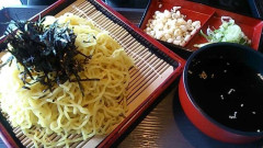 ざるラーメン頼んだらざる蕎麦みたいにわさびがついてるんやが？？？