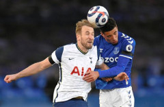 【悲報】サッカーってけっきょくクロスボールからのヘディングが最強なん？