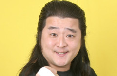 無免許運転で赤信号を無視し書類送検された長州小力さん、不起訴処分「運転免許証の期限が切れていたことは認知していた」