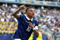 【エンバペ無双】フランス代表、エンバペ圧巻２ゴールでスウェーデンに3-0完勝！W杯ベスト16進出　北中米W杯（関連まとめ）