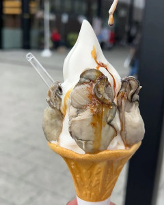 外国人「日本で牡蠣ソフトクリームが売られているんだけど…」