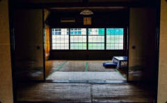【切ない】20年程の付き合いだったお隣が売りに出て、不動産屋が挨拶に来た。今のお家を解体して新築で売るんだそうで…