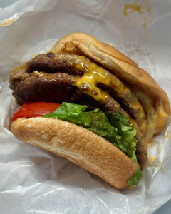 外国人「モスバーガーを食べたがマックを圧倒してる、日本は何でもオリジナルを超えるよ」