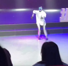 【悲報】ダンスを踊るロボット、逝く