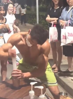 【動画】筋肉屋台に群がる女どもｗｗｗｗｗｗｗｗｗｗｗｗｗｗｗｗｗｗｗｗｗｗｗｗ