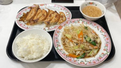 【悲報】中華料理屋「野菜炒め、餃子で飯を食え」