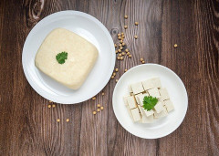 豆腐を手のひらに乗せて包丁で切る人多いけど怖くない？