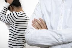 彼は自分が忘れたことを、