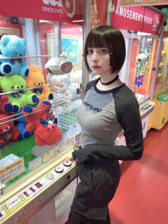 【画像】地味眼鏡ゲーセン女子「おい、UFOキャッチャー取ってくれ」