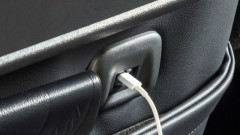 【悲報】三菱車、USB端子にスマホやモバイルバッテリーなどを挿しっぱなしにしていると車がぶっ壊れる可能性がある模様ｗｗｗｗｗｗｗｗｗ