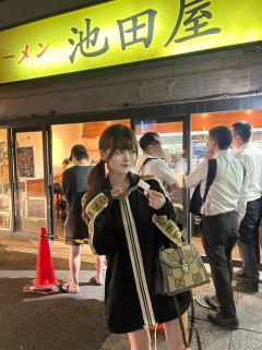 【悲報】セクシー女優「二郎来た！」→オタク「それ二郎じゃないよ」→女優「マジかよ」
