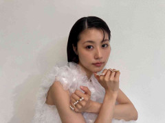 「え!?誰って思った」有村架純、ファッション誌オフショットに反響！「別人みたい」「可愛く華やか〜」