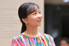佳子様、約4万の高級ワンピースを着ていた
